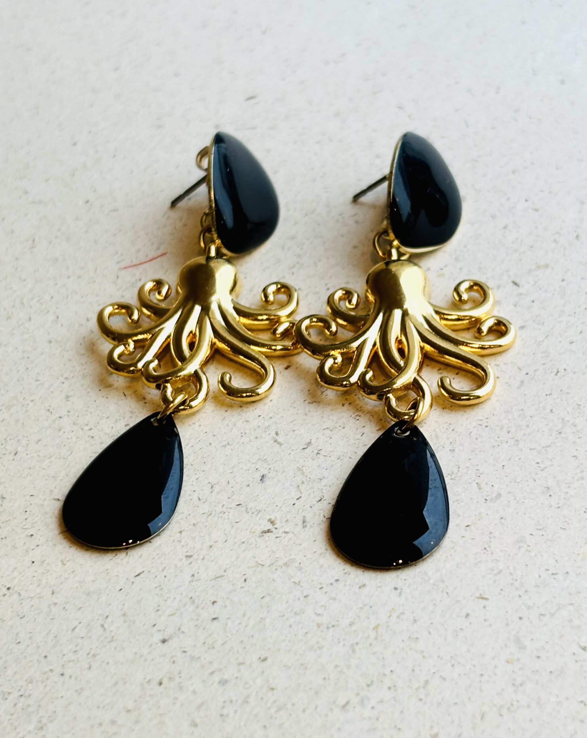 Boucles d’oreilles ECUME noir