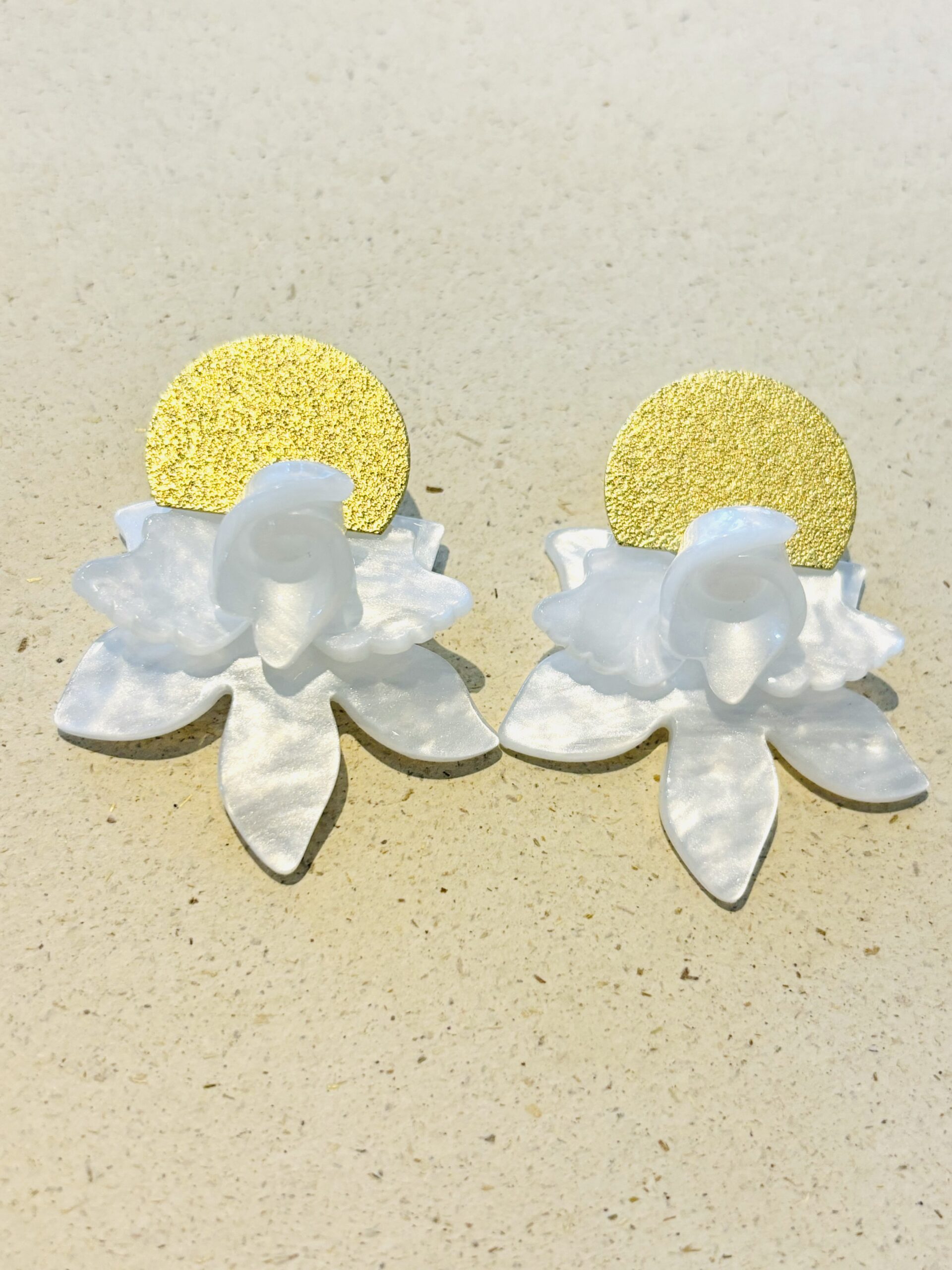 Boucles d’oreilles NYMPHEA blanc