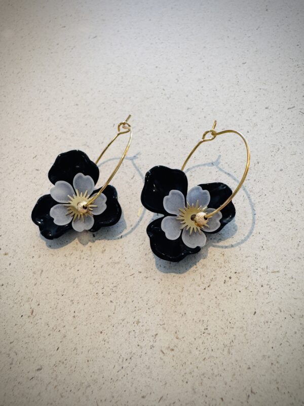 Boucles d'oreilles SHELBY noir – Image 3