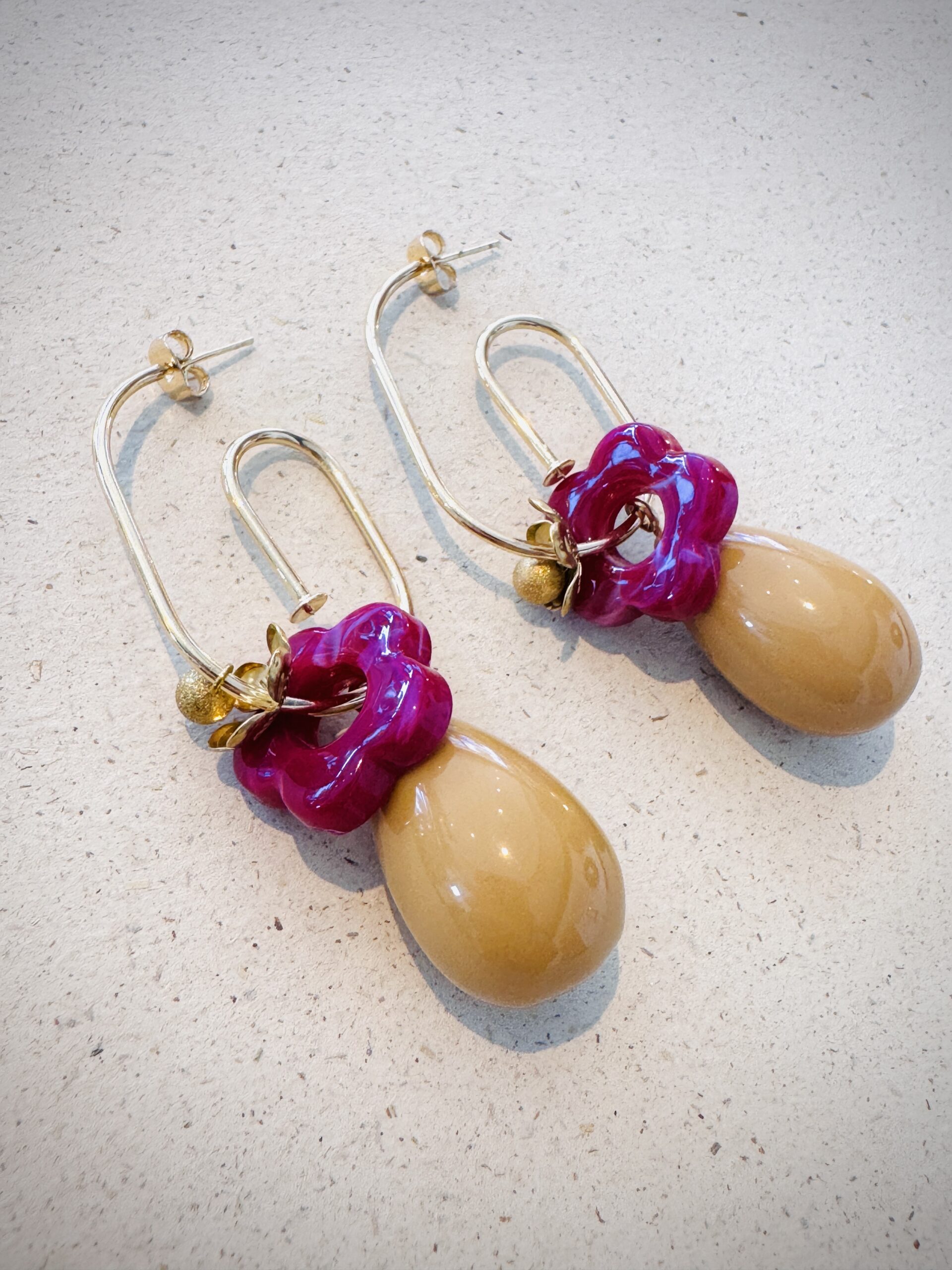 Boucles d'oreilles CHIARRA marron, fuschia – Image 2