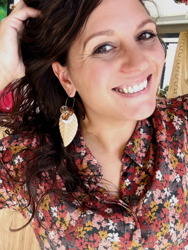 Boucles d'oreilles CHEYENNE beige – Image 3