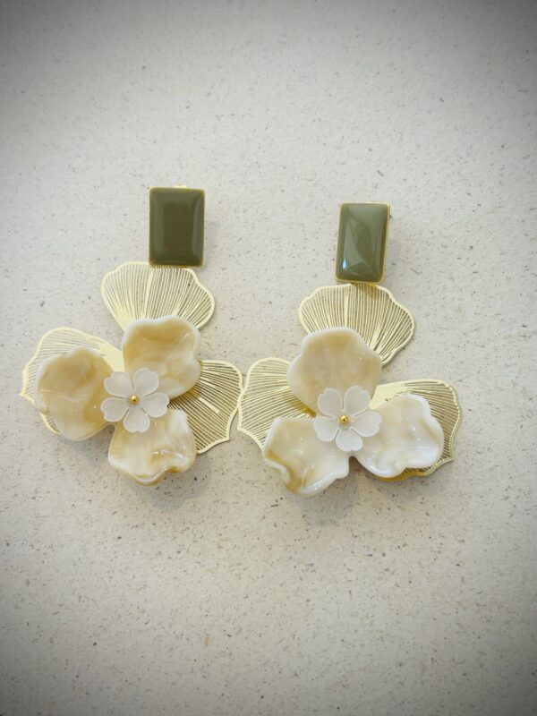 Boucles d'oreilles CLEMENCE beige
