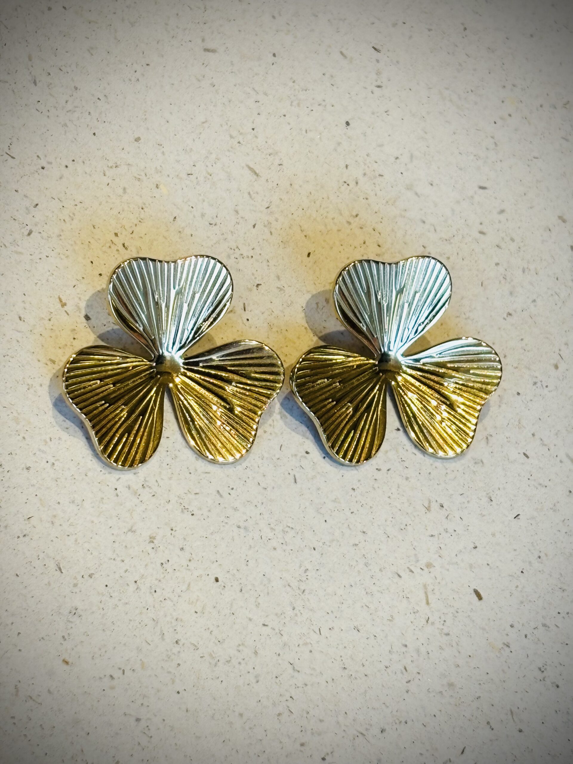 Boucles d'oreilles OUMA doré