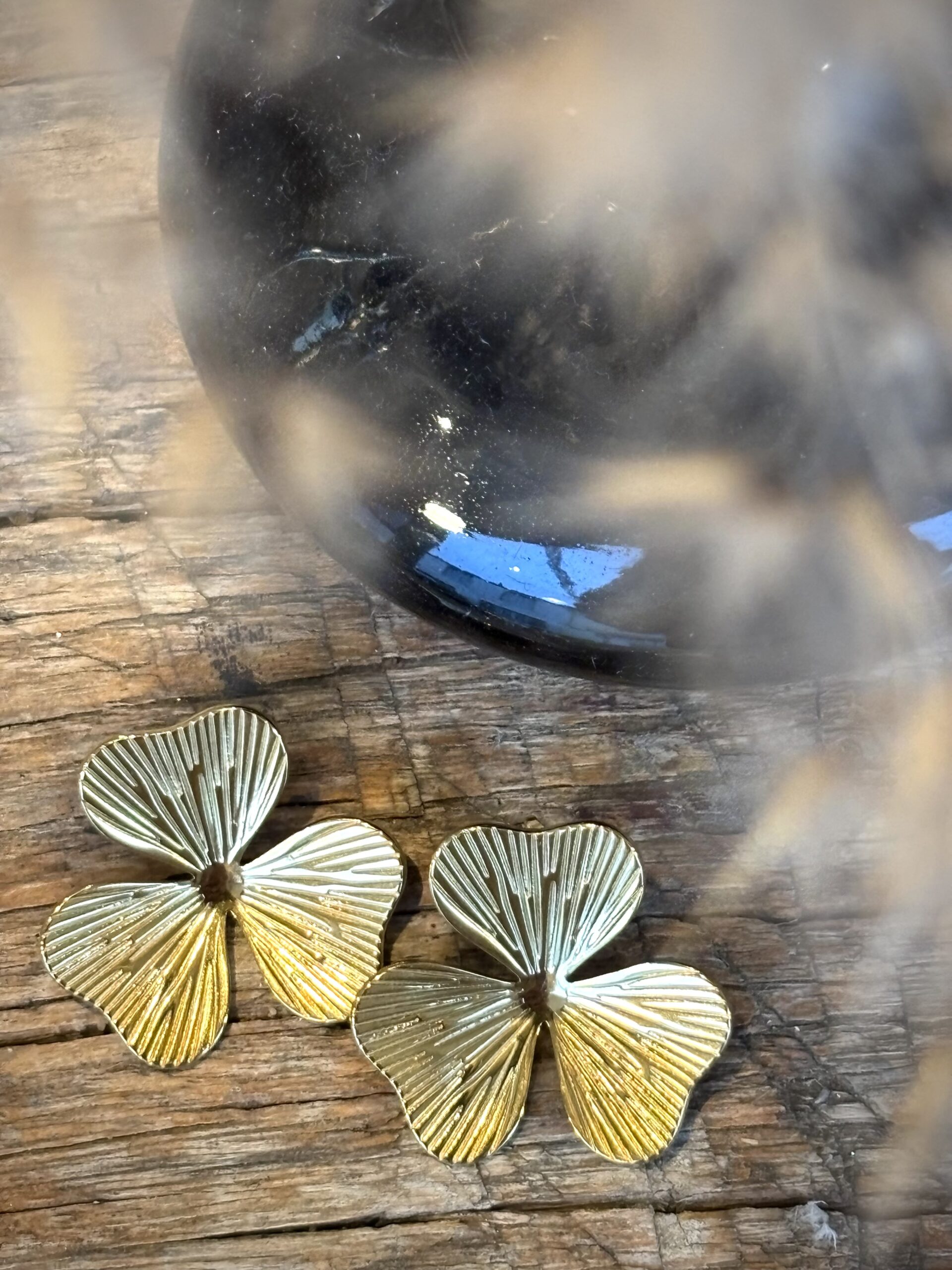 Boucles d'oreilles OUMA doré – Image 3