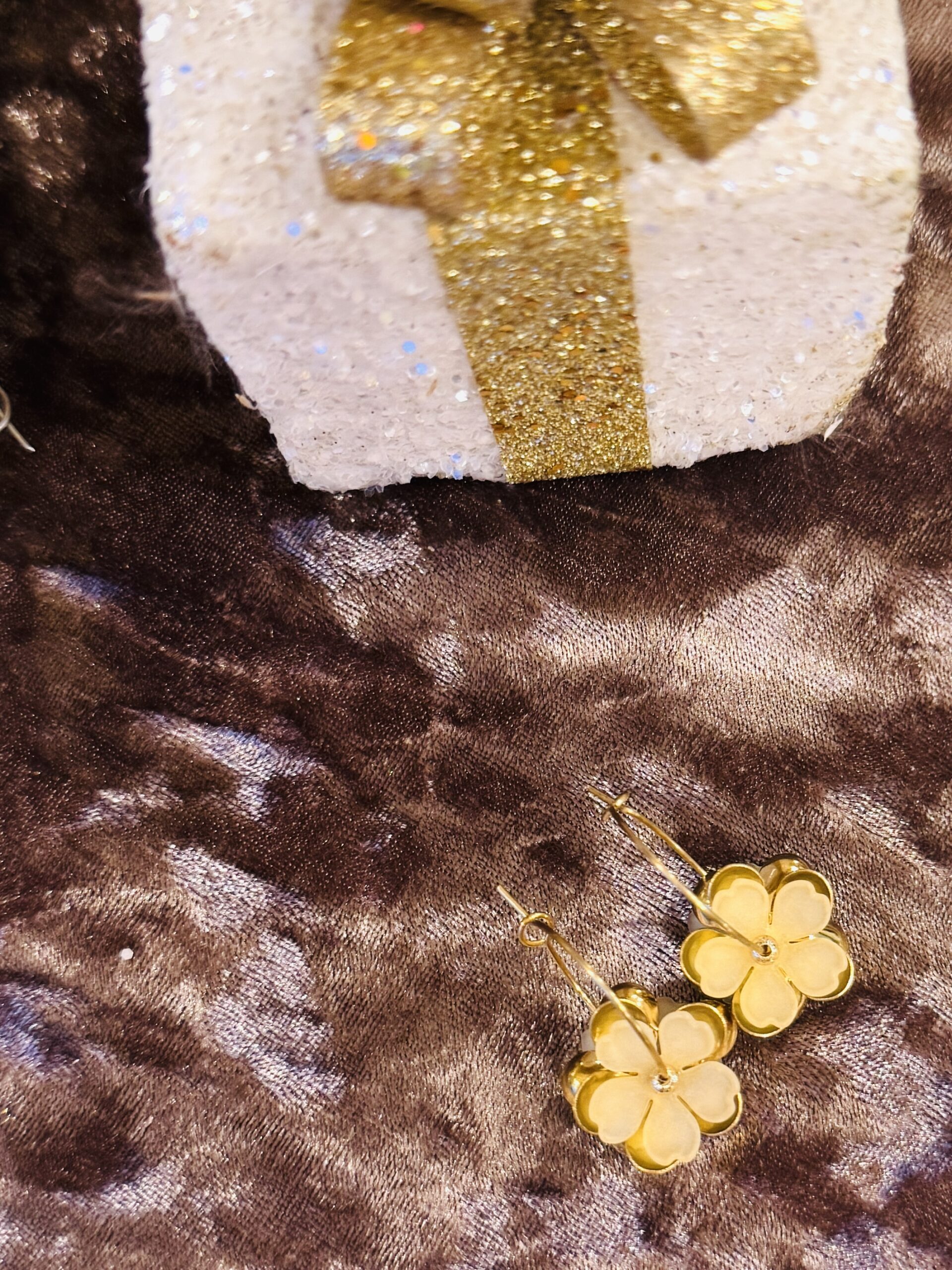 Boucles d'oreilles NINON jaune pastel – Image 2