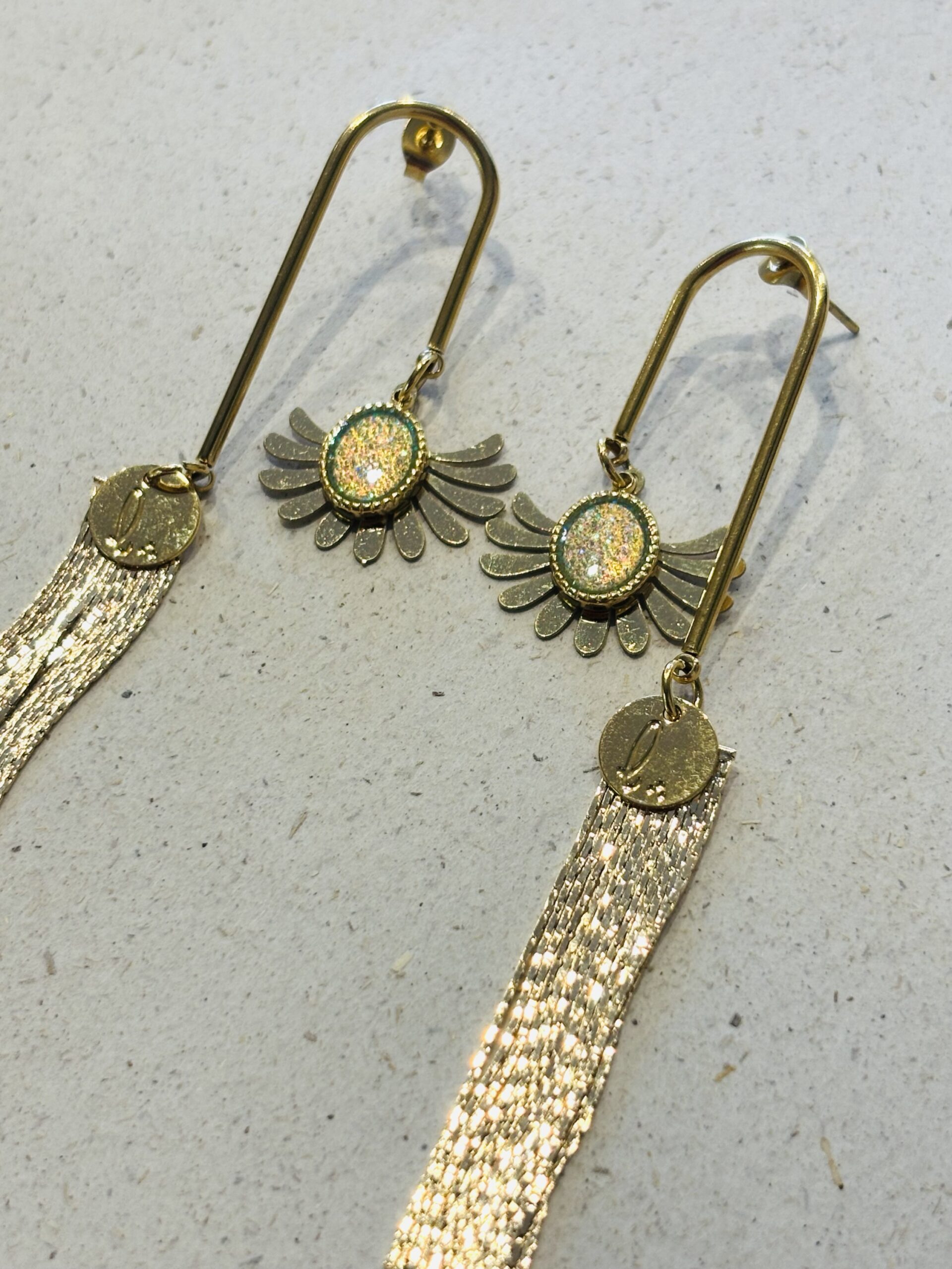 Boucles d'oreilles CHANTAL vert paillettes – Image 3