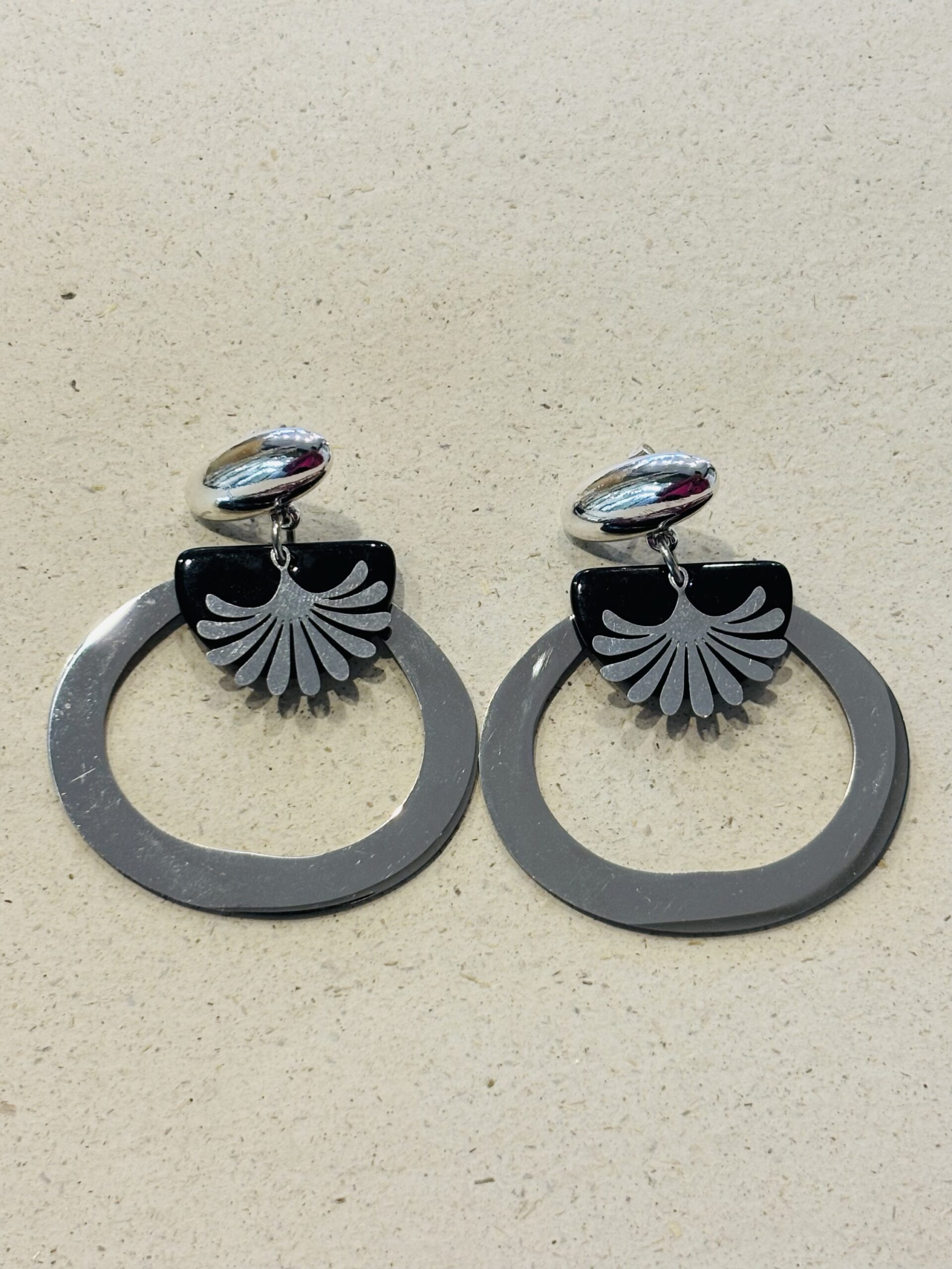 Boucles d'oreilles MAEVE noir