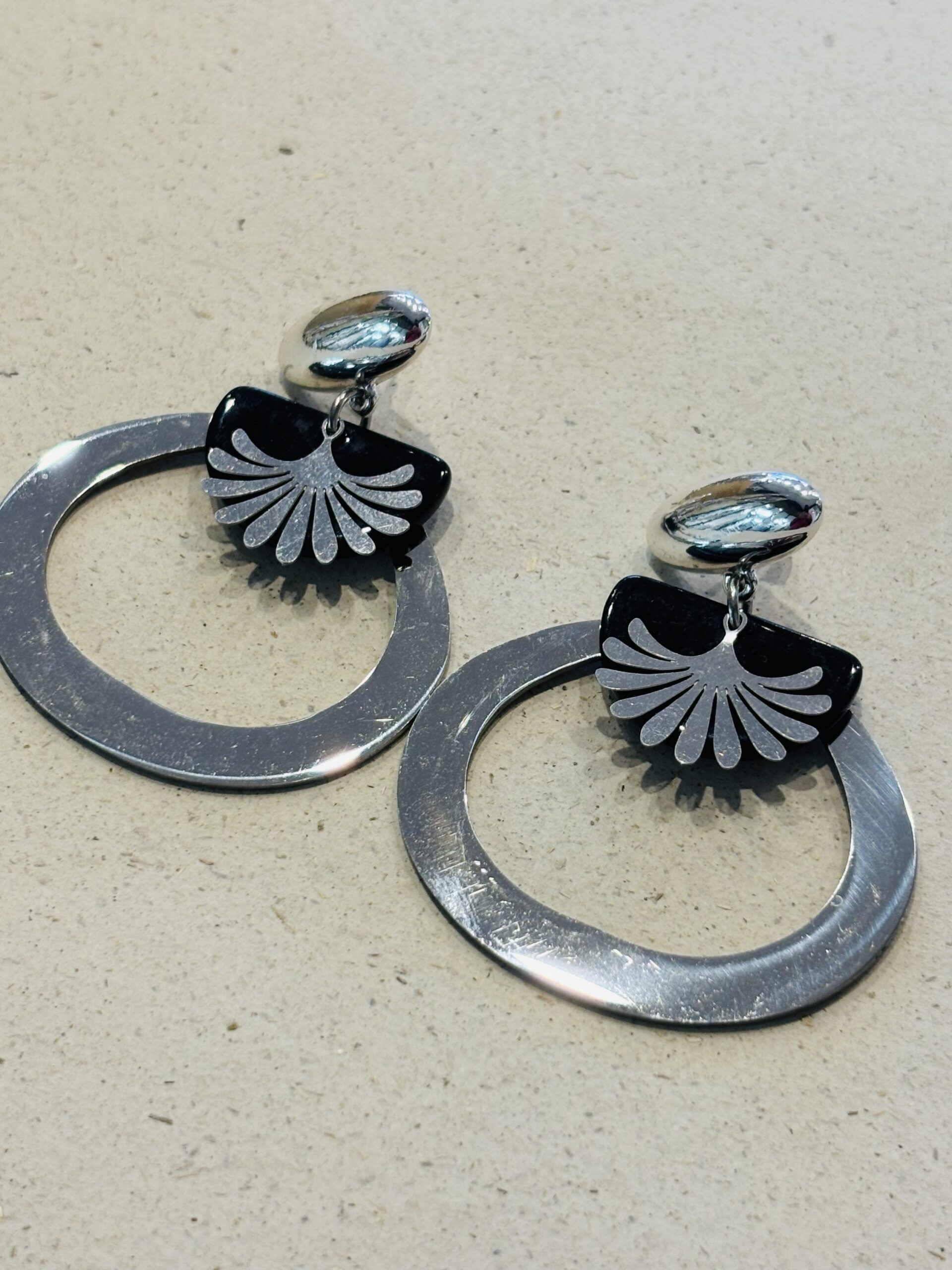 Boucles d'oreilles MAEVE noir – Image 2